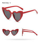 Lunettes de soleil de barbie en forme de coeur rose rouge noir blanc-THE FASHION PARADOX