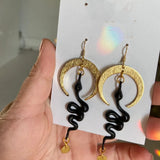 Boucles d'oreille serpent noir et lune dorée witchcraft-BIJOUX-THE FASHION PARADOX