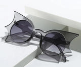 Lunettes de soleil noires vintage glam goth witch chauve-souris-THE FASHION PARADOX