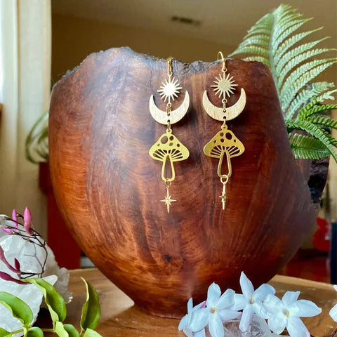 Boucles d'oreille witchcraft champignon, lune et étoile dorés-BIJOUX-THE FASHION PARADOX