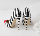 Escarpins rayés 11cm noirs et blancs pointus rouge à piques-Chaussures-THE FASHION PARADOX