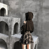 Sweatshirt noir dark cute ouvert aux épaules capuche oreilles de chat - Top - THE FASHION PARADOX
