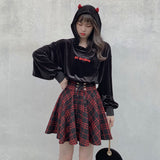 Jupe grunge rock patineuse à carreaux rouge et noir - Jupes - THE FASHION PARADOX