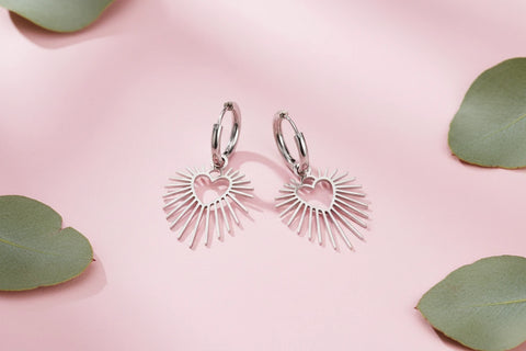 Boucles d’oreilles cœur rayonnant en acier inoxydable finition argentée