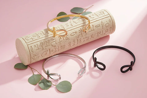 Bracelet Ankh en acier inoxydable, bijou symbolique minimaliste, vue de face